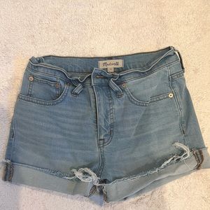 Madewell “The Perfect Jean Short” light wash